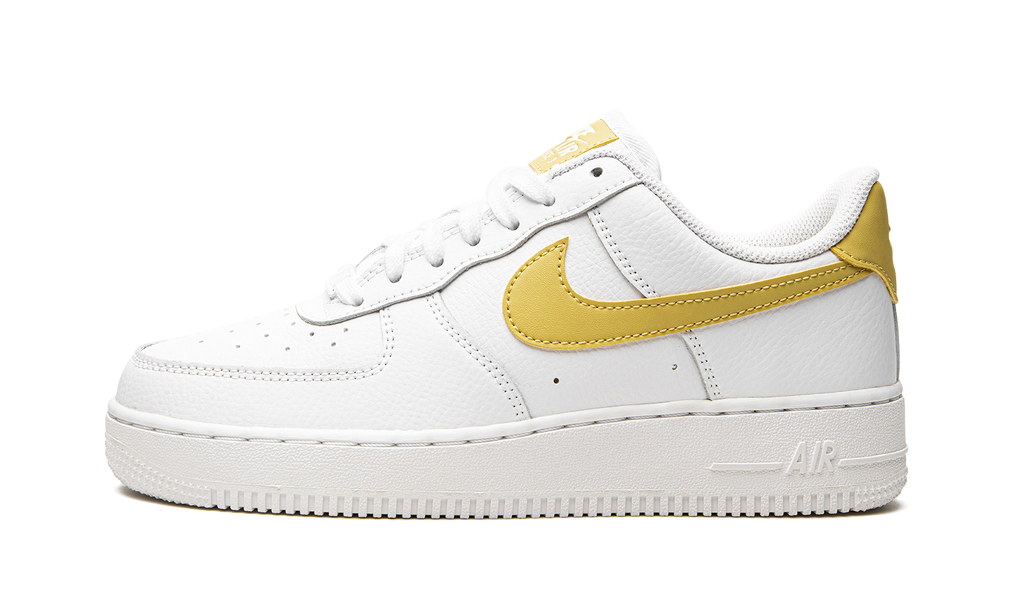 Nike AIR FORCE 1 LO MNS WMNS White / Saturn Gold 315115 170
