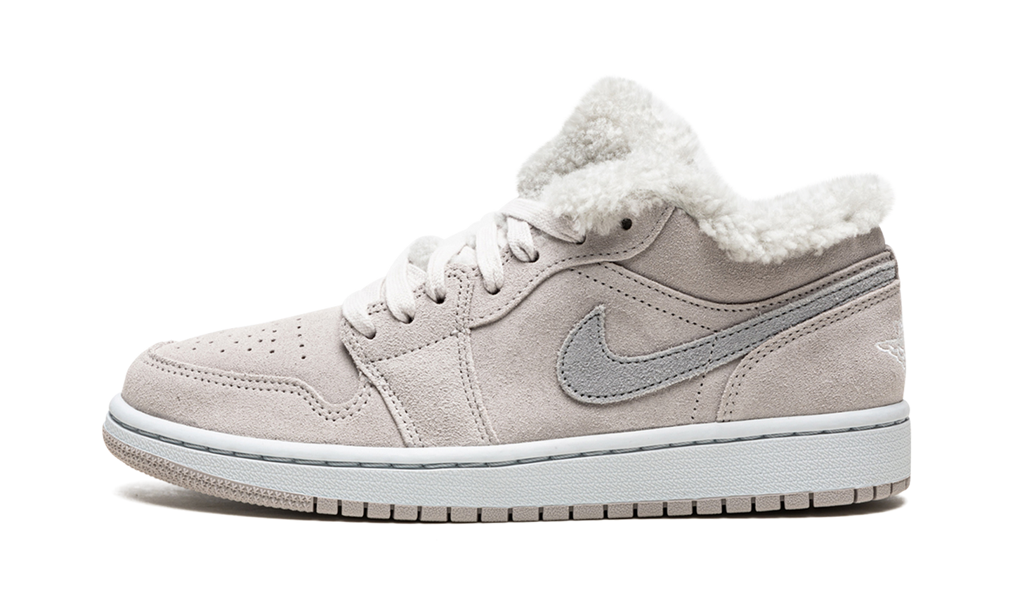AIR JORDAN 1 Low SE WMNS Sherpa Fleece DO0750 002