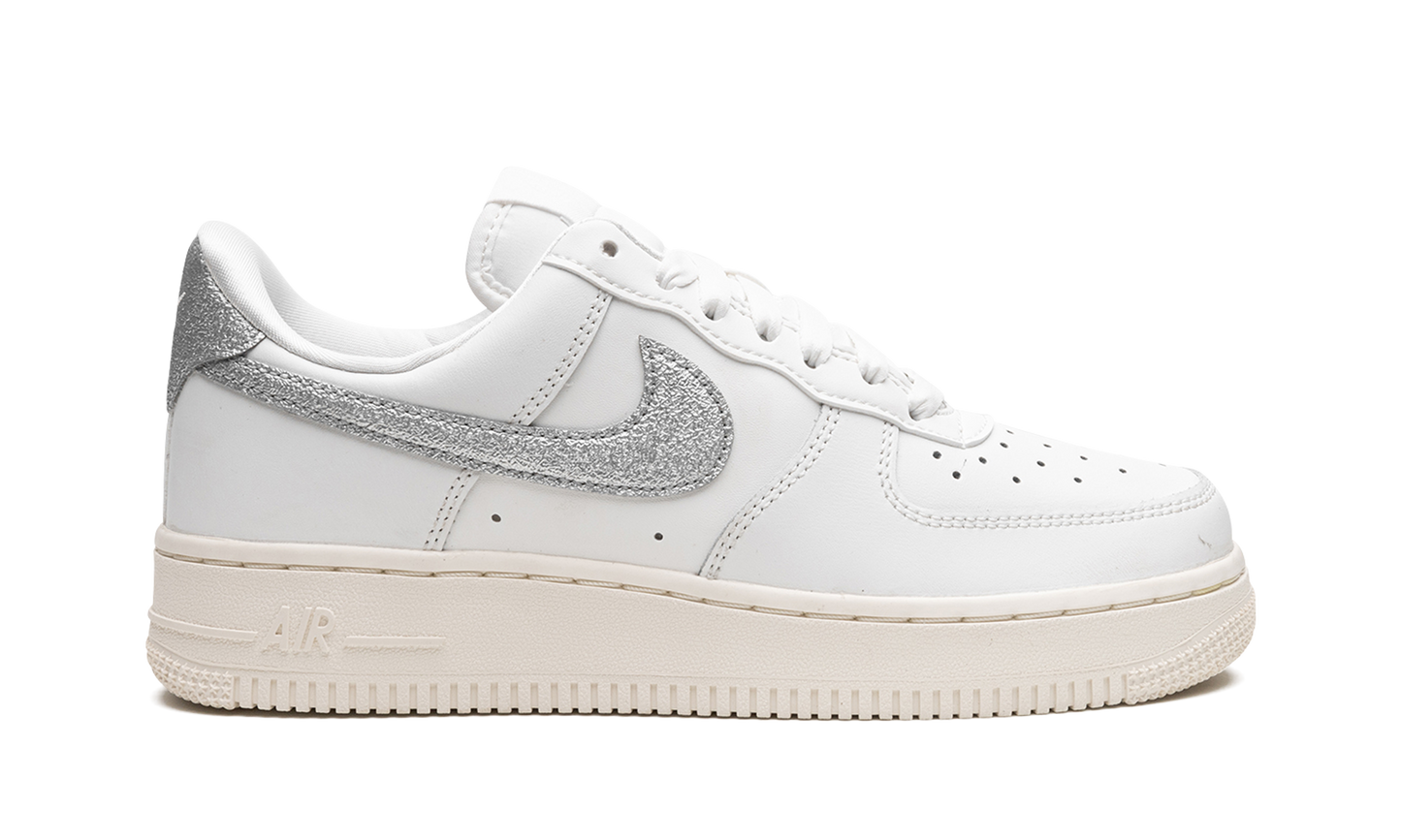 Nike AIR FORCE 1 '07 MNS WMNS Summit White Sail White Metallic Silver DQ7569 100