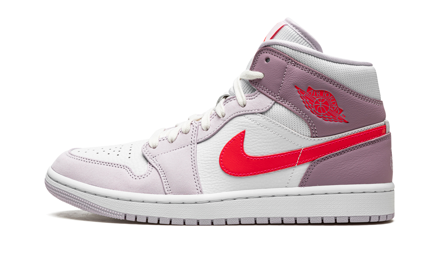 AIR JORDAN 1 MID WMNS Valentine’s Day 2022 DR0174 500