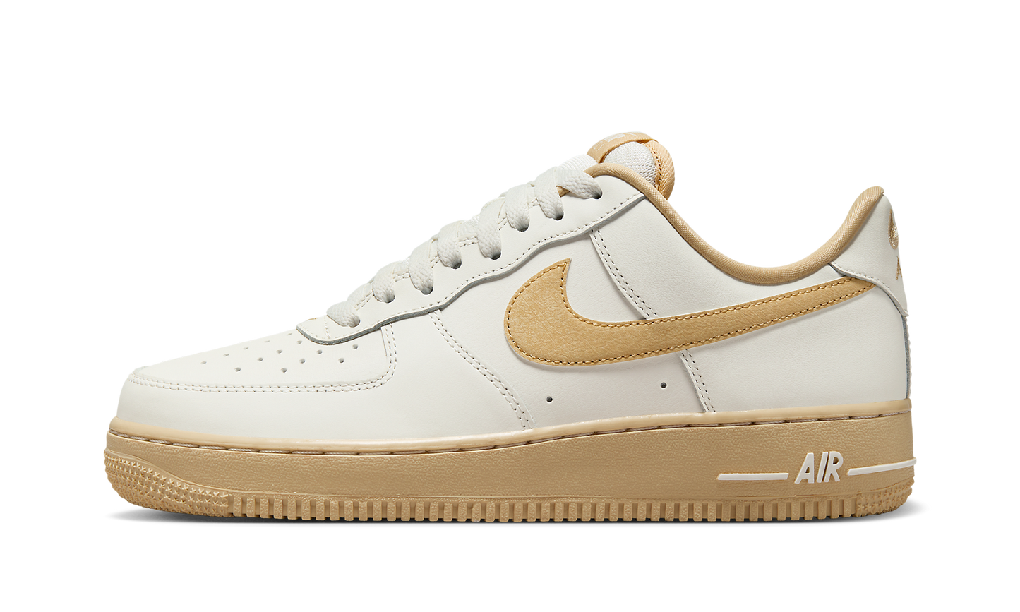 Nike Air Force 1 �7 "Sail / Vintage Green / Sesame" FZ3597 133