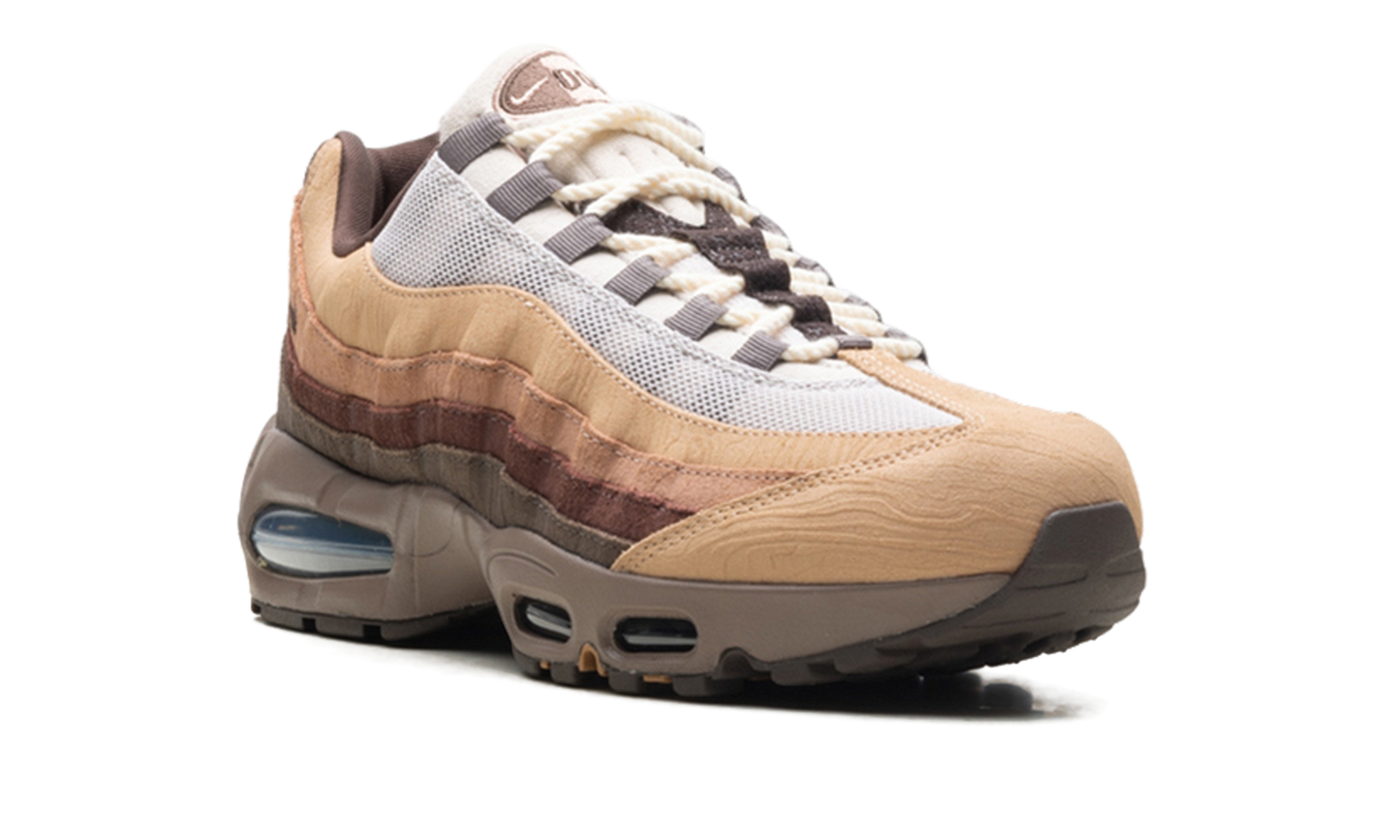 Nike Air Max 95 "Big Bubble Ducks of a Feather Oregon Ducks Lumber Yard" IQ3988 001