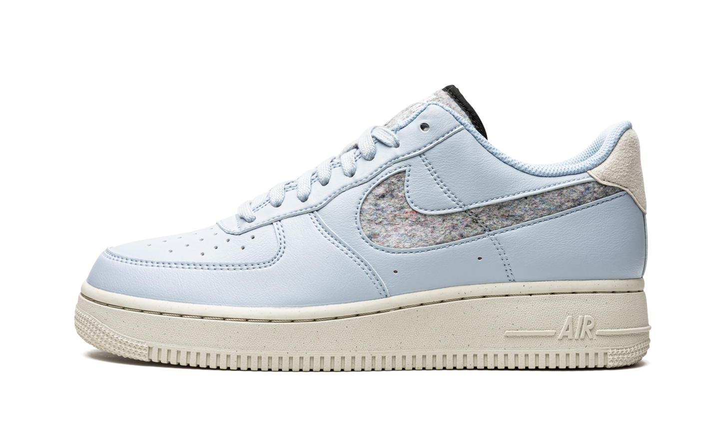 Nike AIR FORCE 1 LO 07 SE () WMNS Light Armory Blue