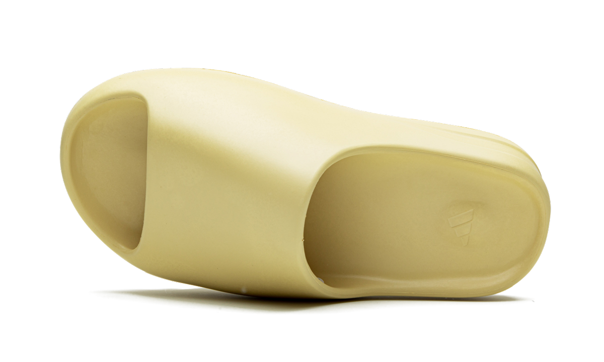 Yeezy Slide "Desert Sand" FW6344