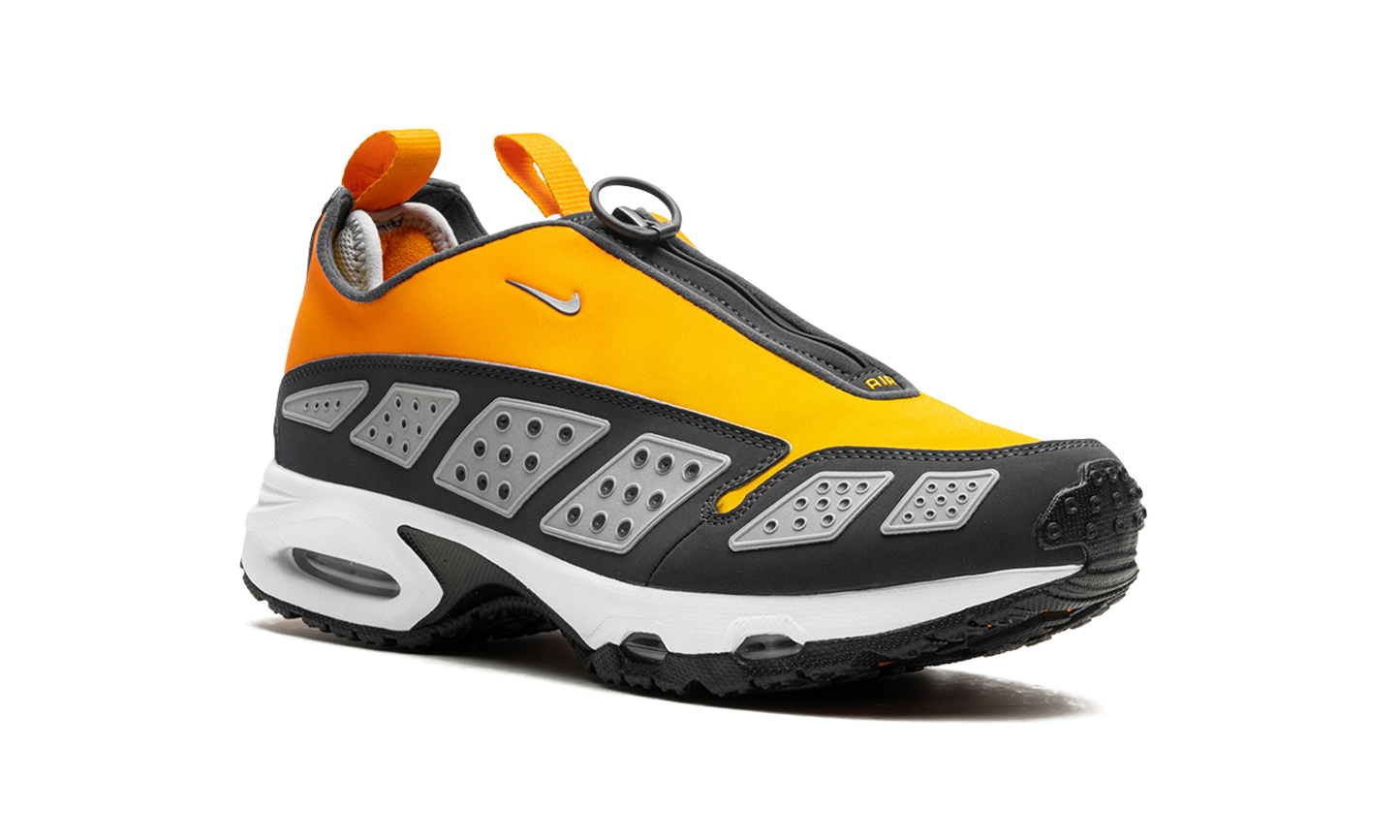 Nike Air Max Sunder WMNS "Canyon Gold Deep Ocean" HJ8080 700