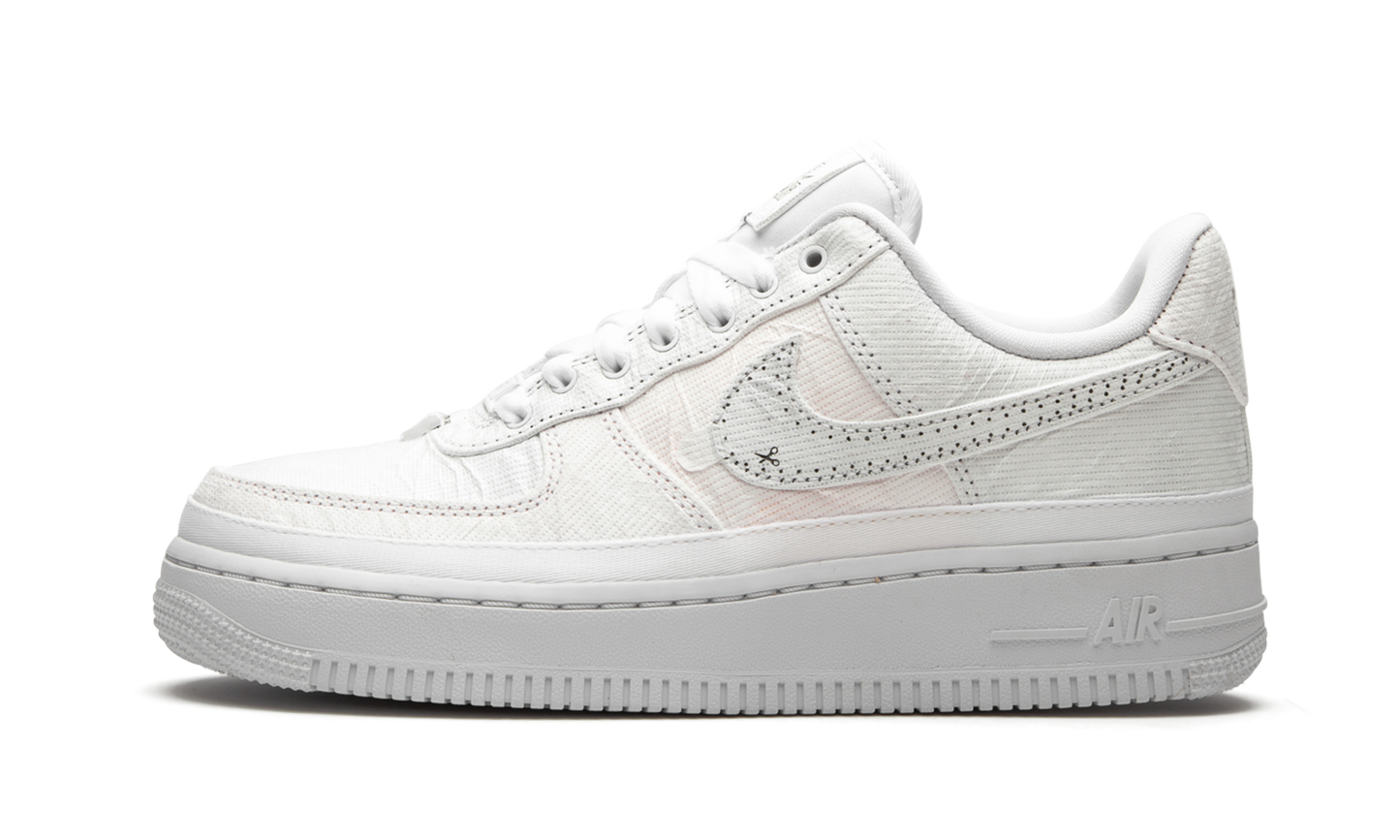 Nike AIR FORCE 1 LO LX WMNS Reveal - Black Swoosh CJ1650 100