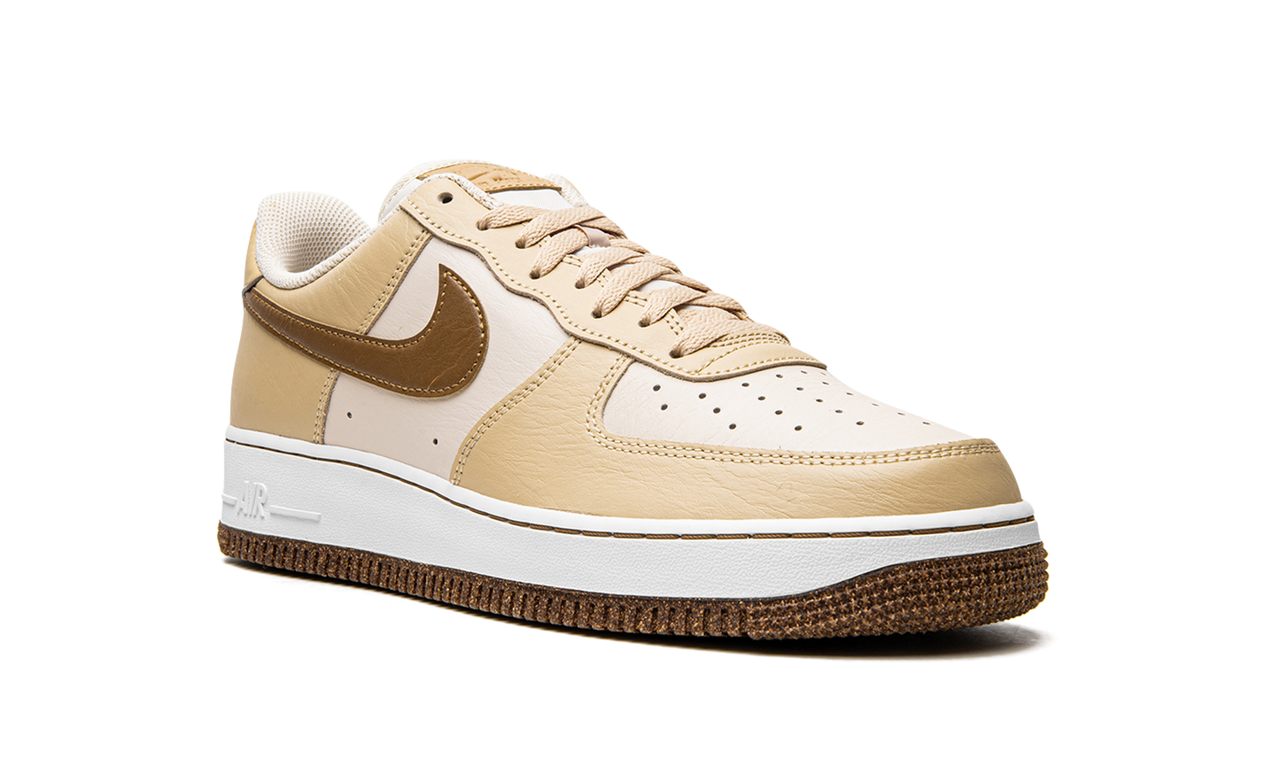 Nike Air Force 1 Low '07 LV8 "Inspected by Swoosh" DQ7660 200