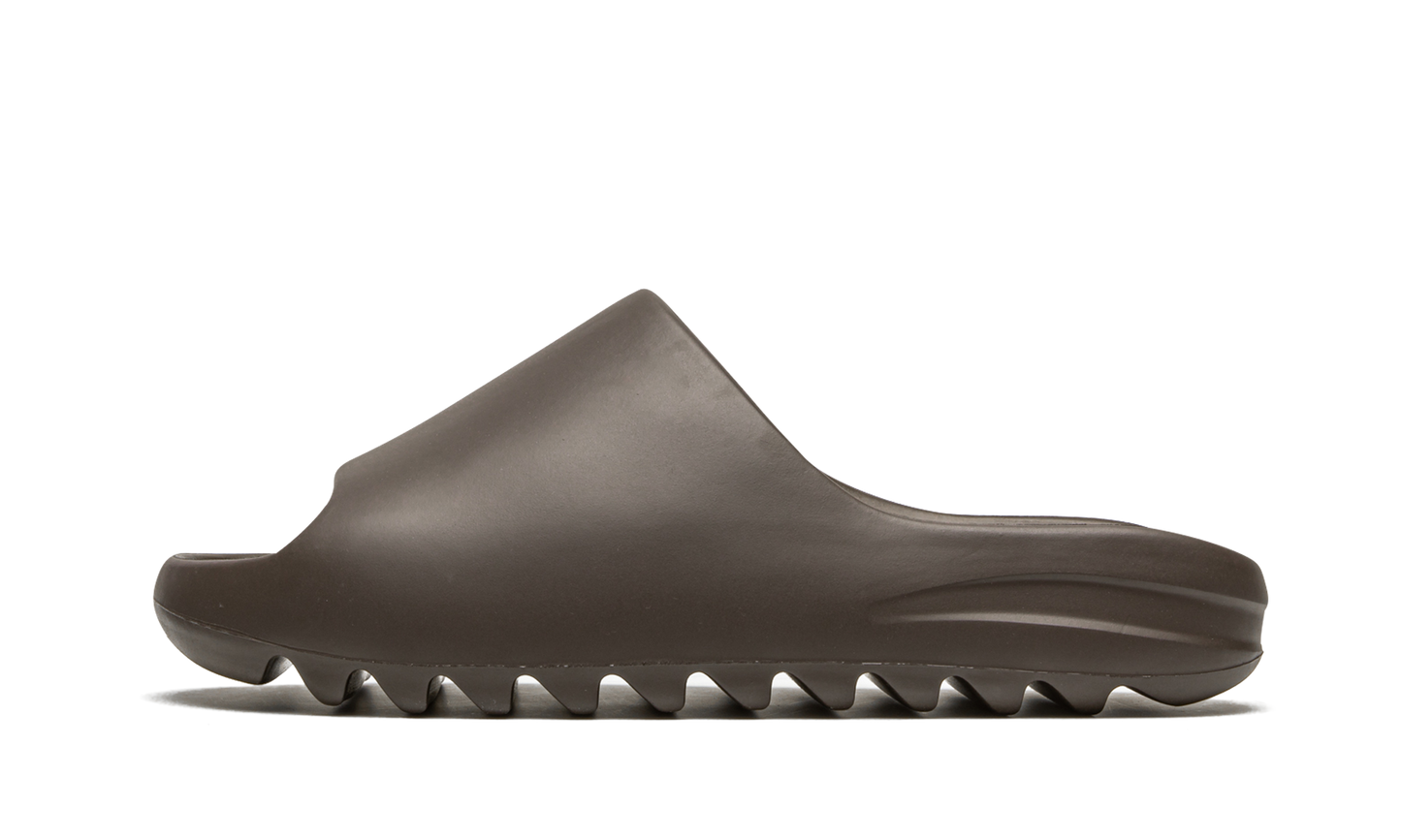 Yeezy Slide "Soot 2021" GX6141