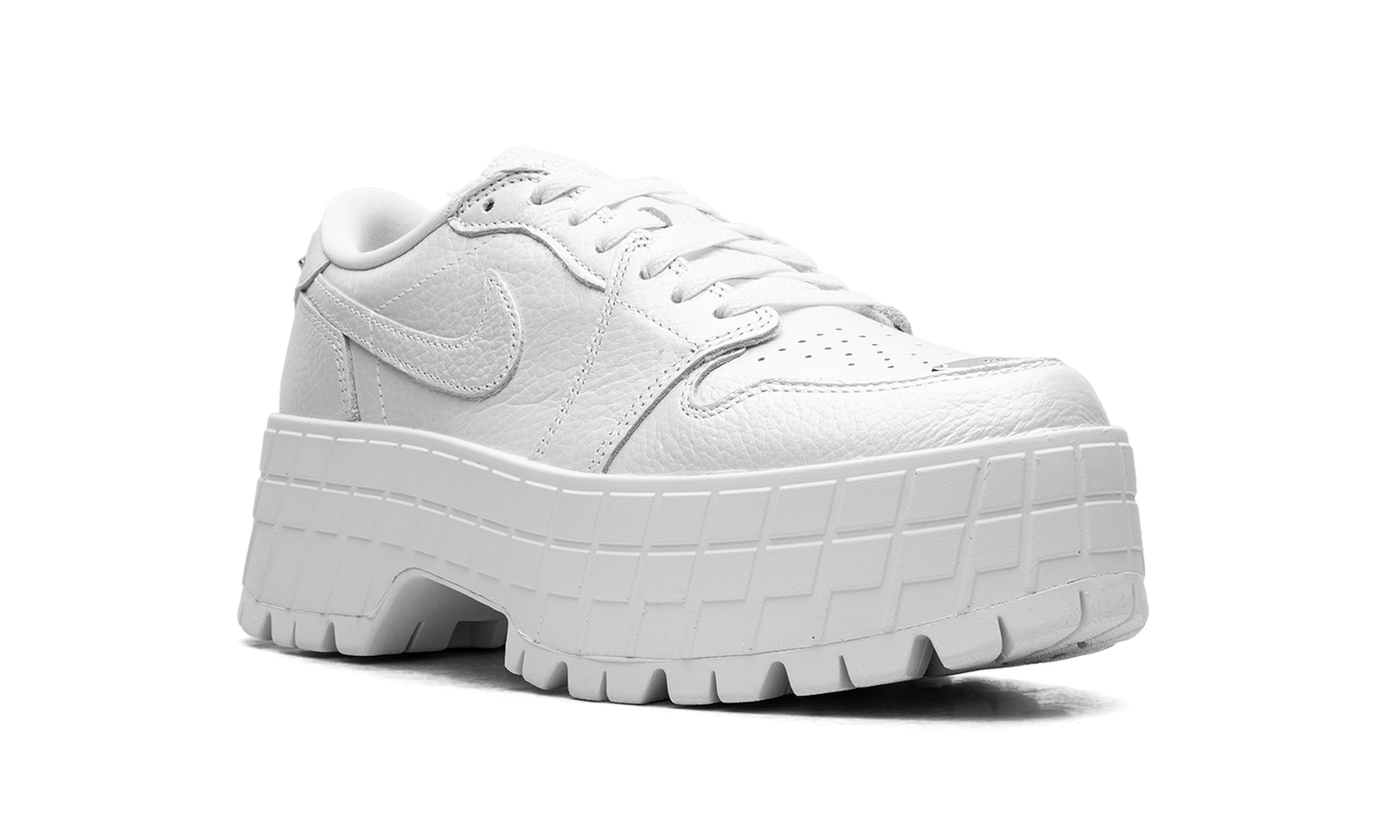 Jordan 1 Brooklyn Low WMNS White Metallic Silver HF3184 100