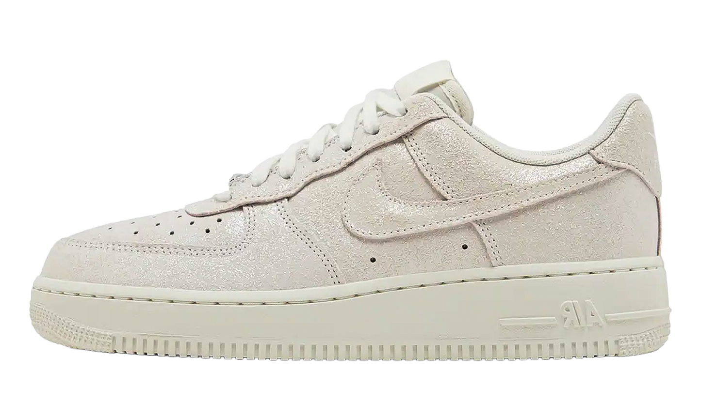 Nike Air Force 1 Low '07 SE WMNS Sail Glittery Suede HQ3499 100