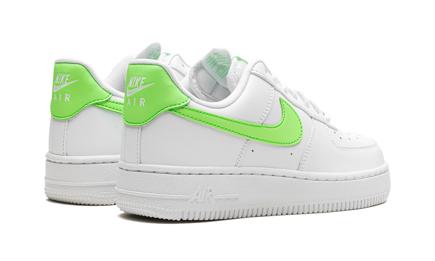 Nike AIR FORCE 1 '07 WMNS LIME GREEN DD8959 114