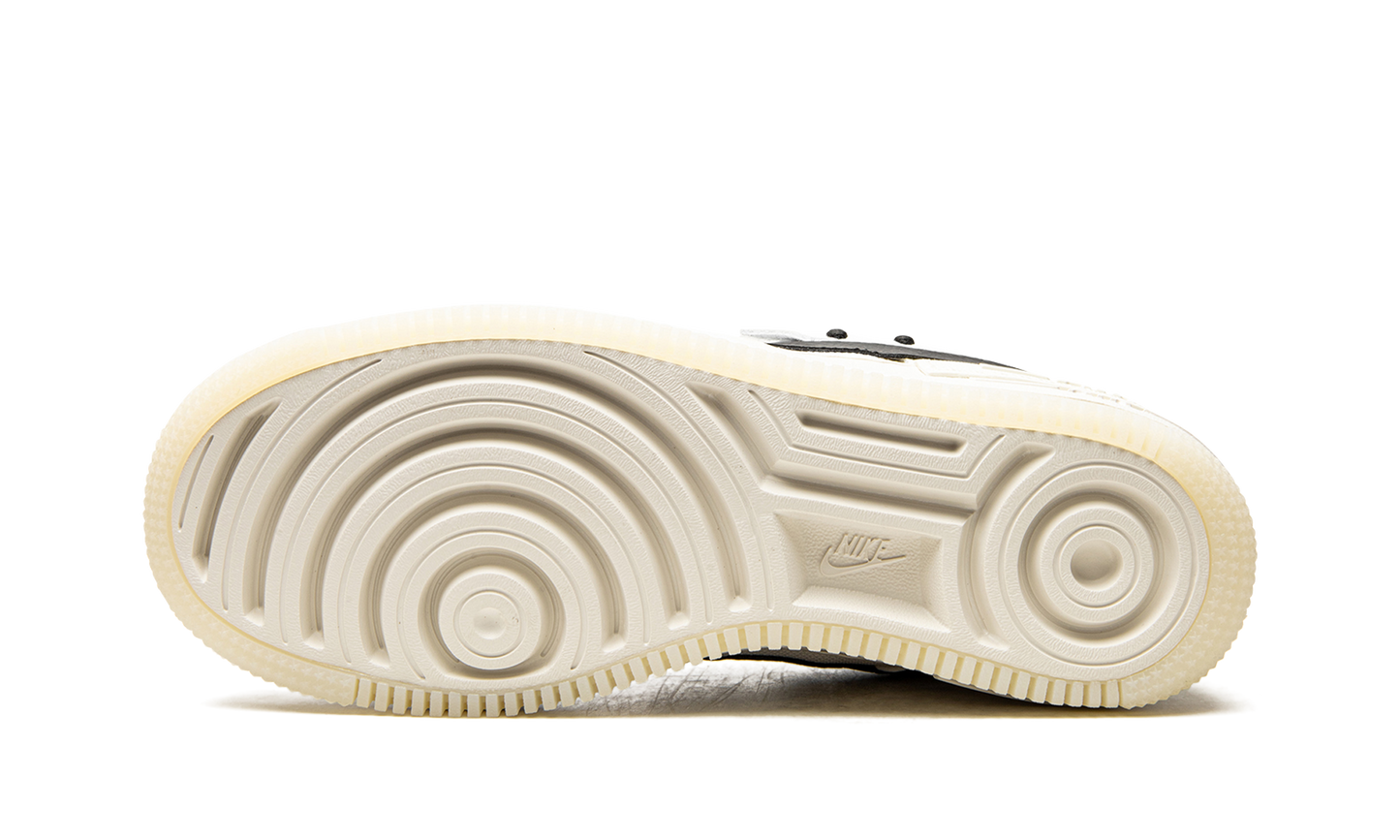 Nike AIR FORCE 1 SHADO MNS WMNS Go the Extra Smile DO5872 100