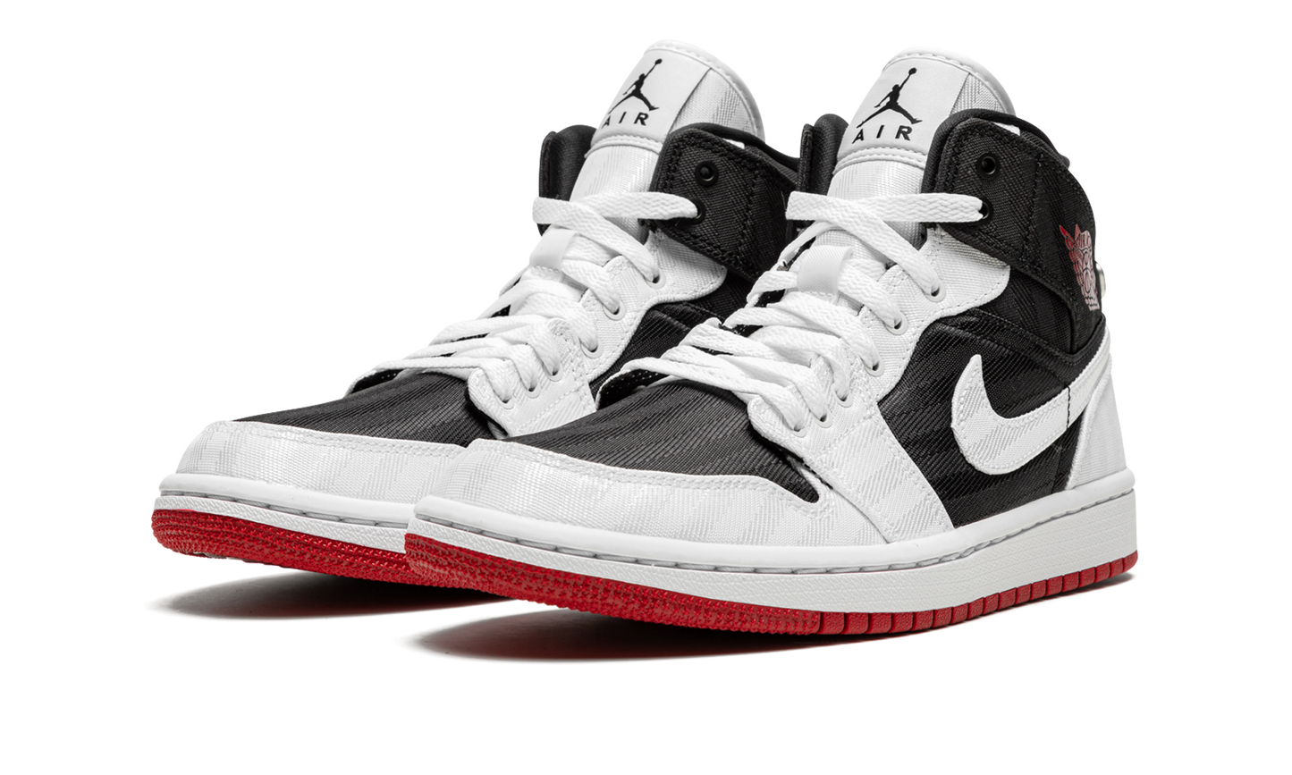 AIR JORDAN 1 MID SE UTL WMNS White / Black / Gym Red DD9338 016