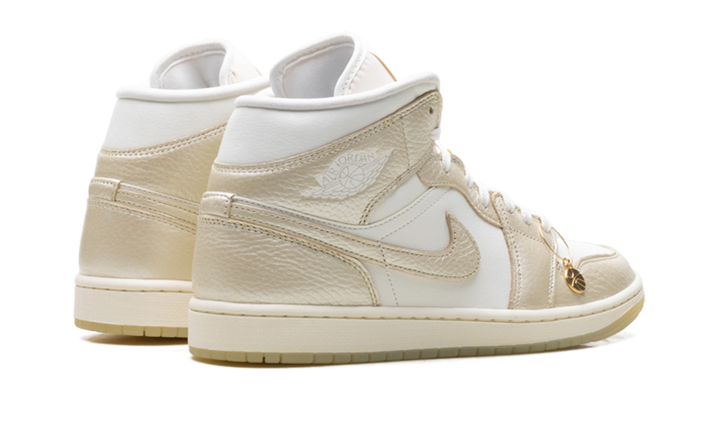 Air Jordan 1 Mid SE Wmns Metallic Team Gold HV5159 100