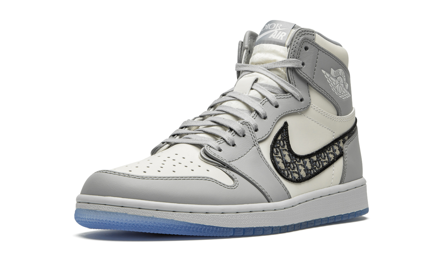 Air Jordan 1 Retro High Dior CN8607 002