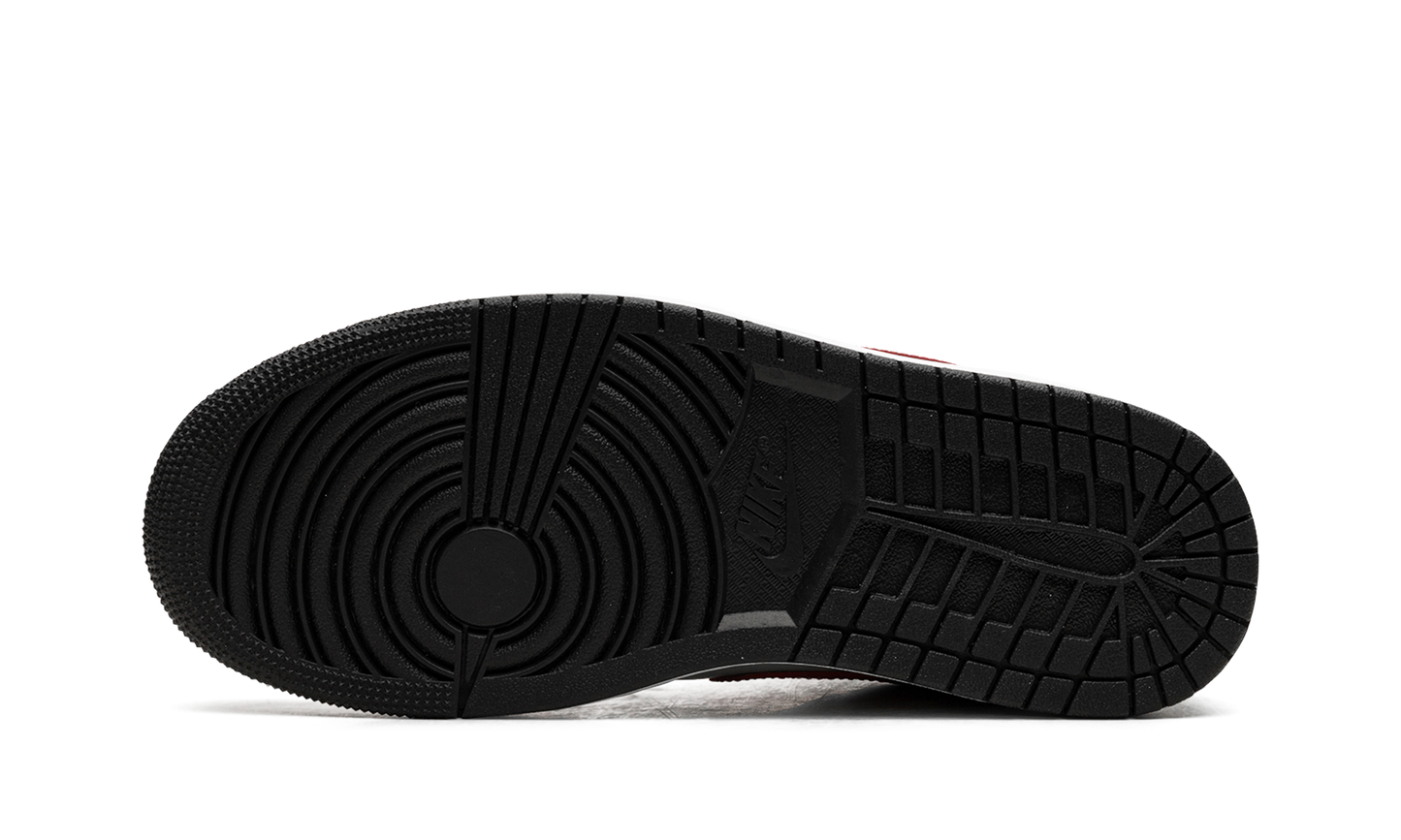 Air Jordan 1 Low WMNS Black / Grey / Red DC0774 062