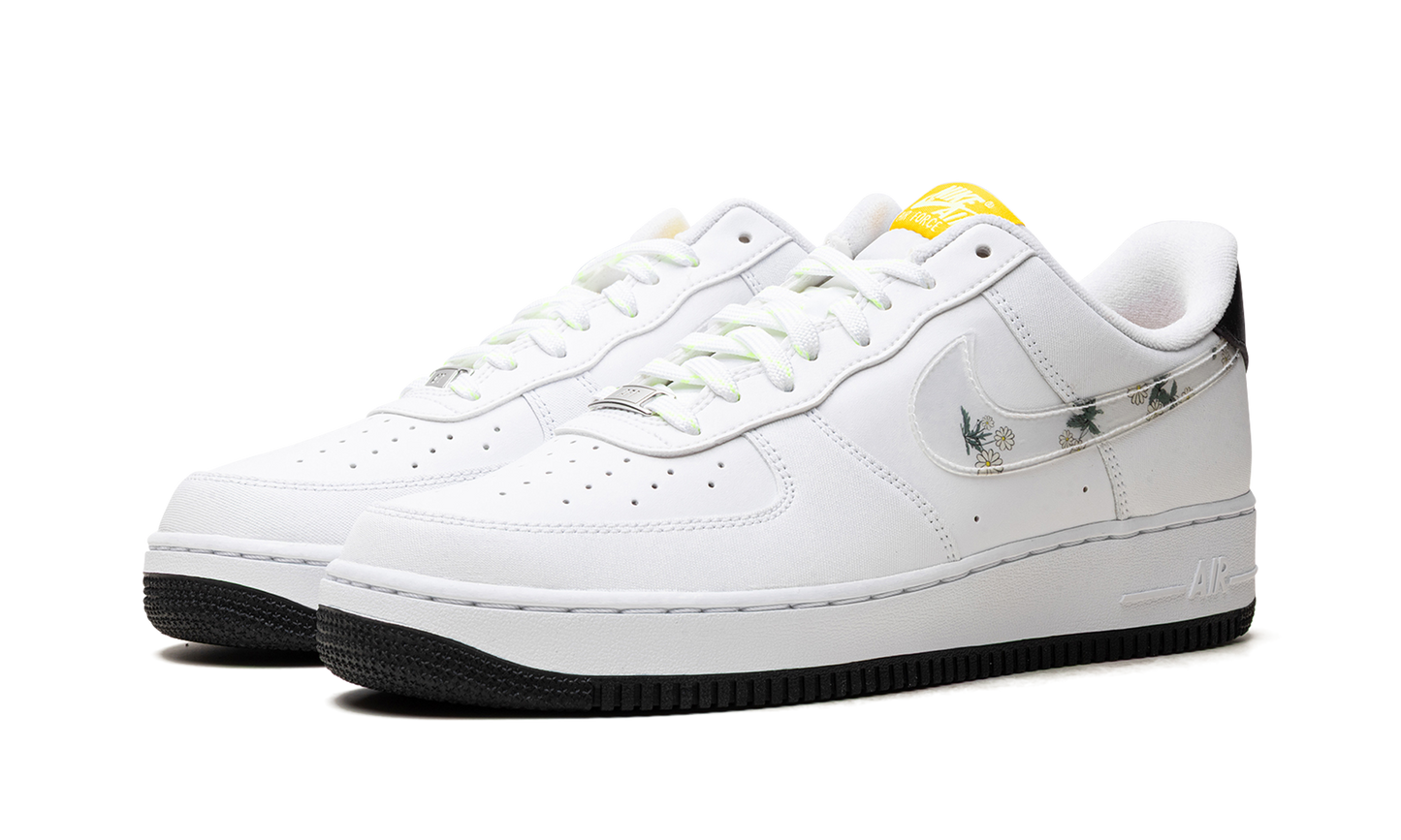 Nike Air Force 1 "Daisy" CW5571 100