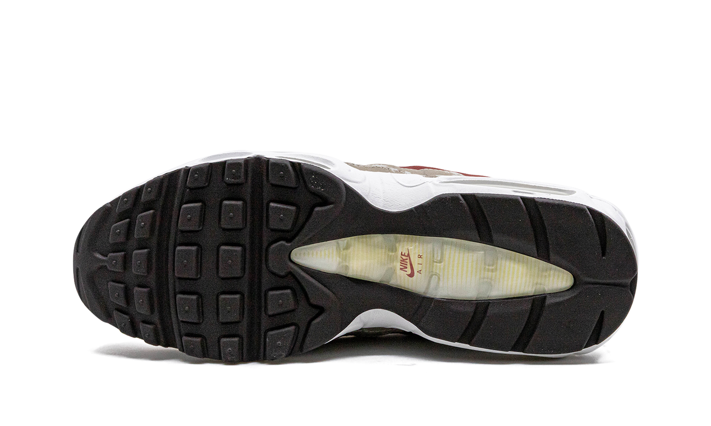 Nike Air Max 95 "Social FC" DQ9016 001