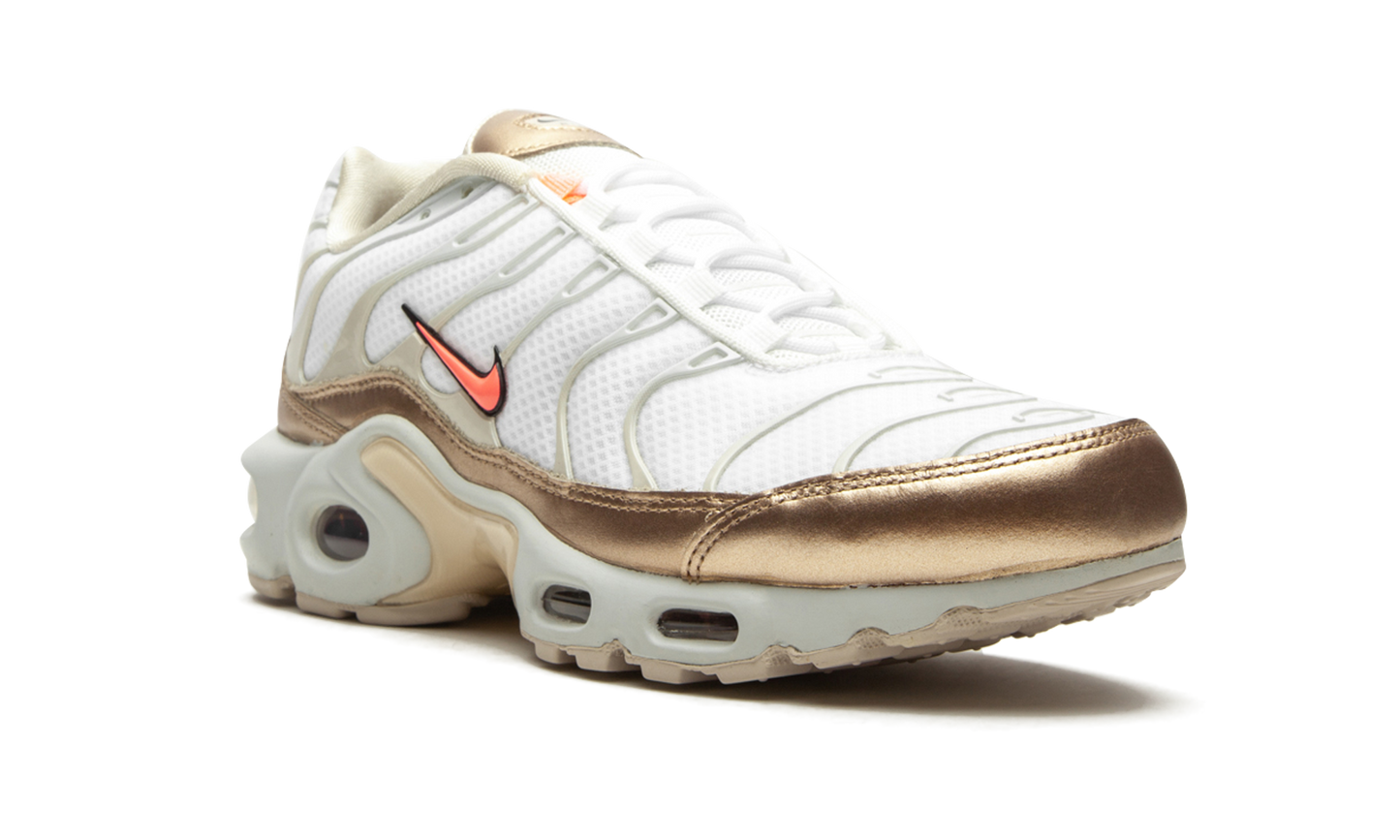 Nike AIR MAX PLUS WMNS "Metallic Rose Gold" CJ9980 100