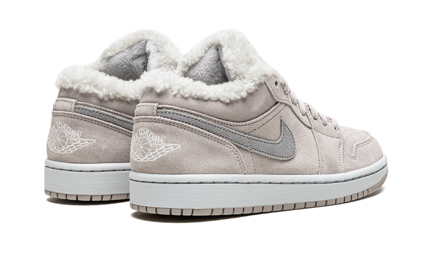 AIR JORDAN 1 Low SE WMNS Sherpa Fleece DO0750 002