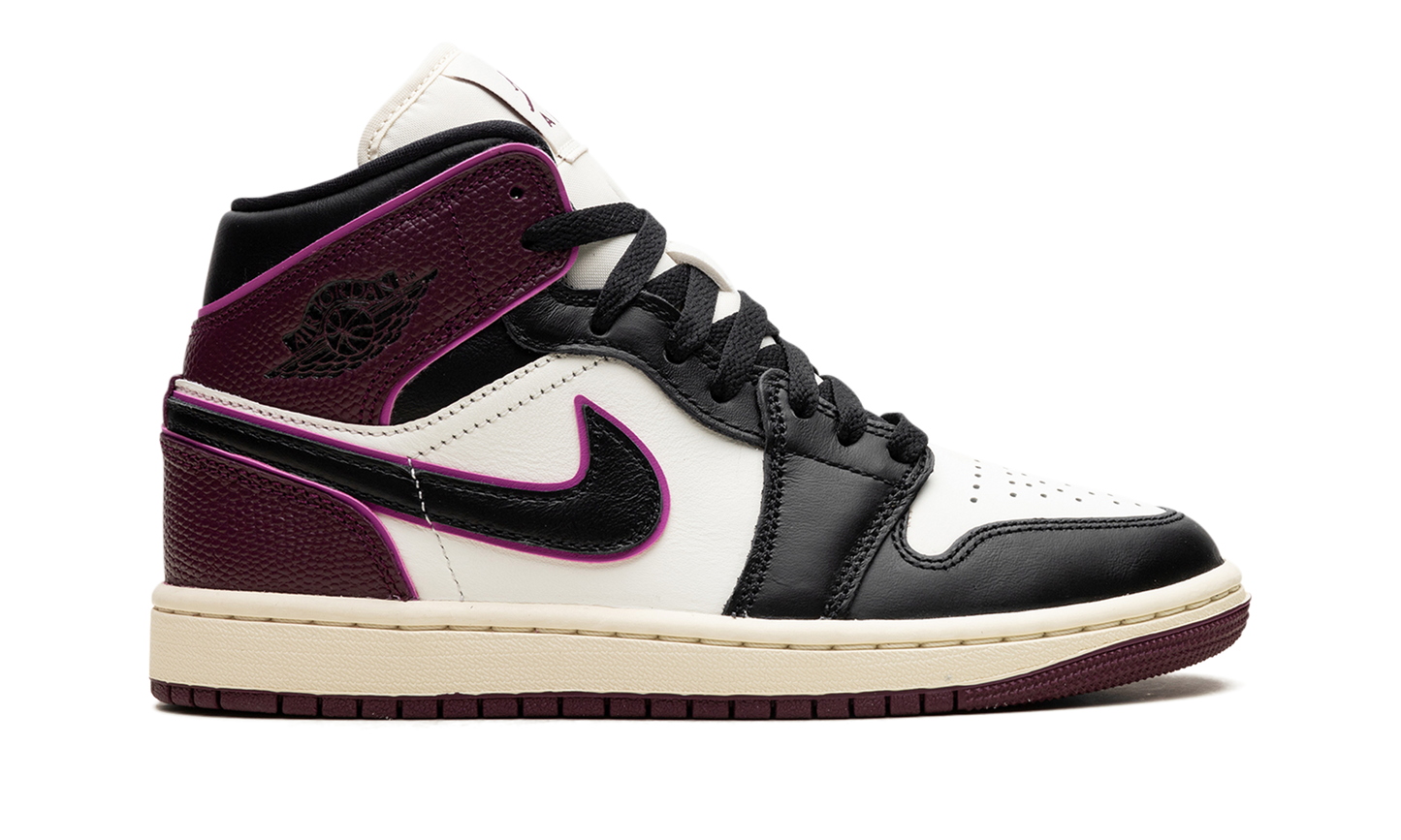 Air Jordan 1 Bordeaux FQ7818 101