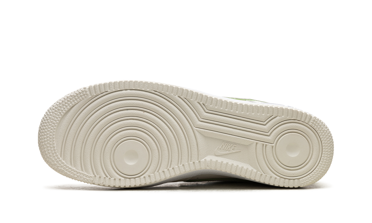 Nike Air Force 1 "Year of the Dragon" FZ5052 131