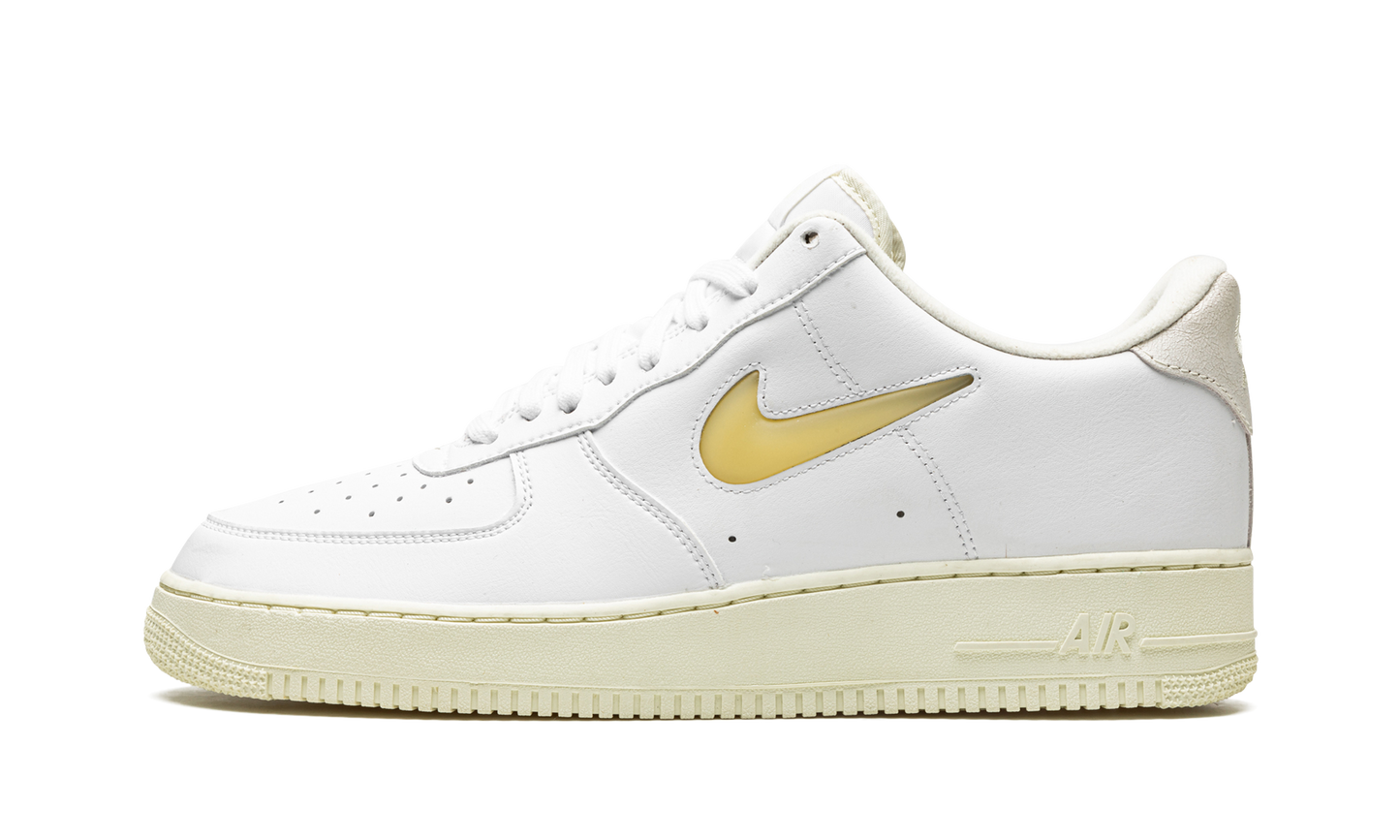 Nike Air Force 1 Low Jewel "White/Pale Vanilla" DC8894 100
