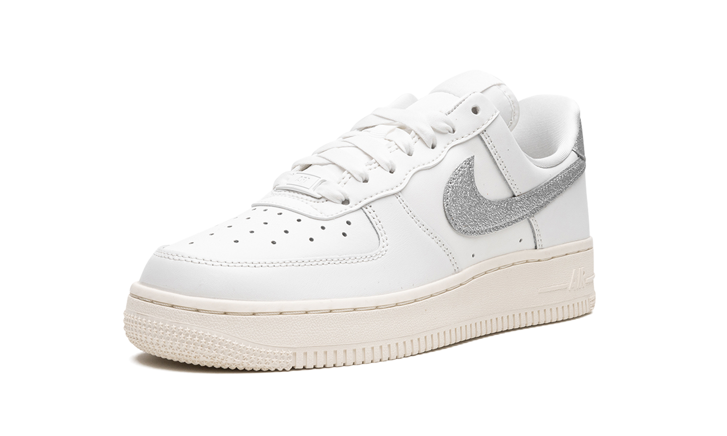 Nike AIR FORCE 1 '07 MNS WMNS Summit White Sail White Metallic Silver DQ7569 100