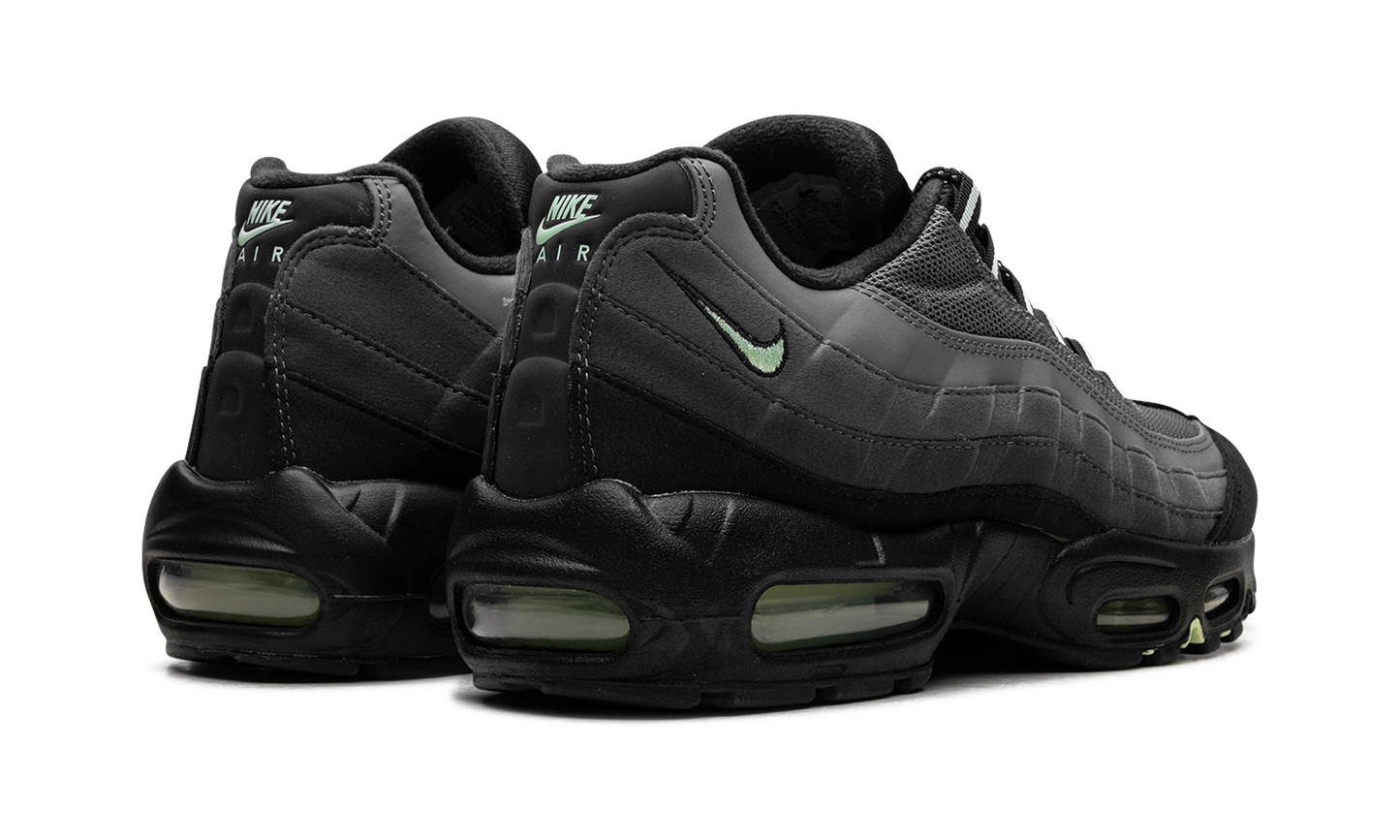 Nike Air Max 95 "Vapor Green" HM0622 001