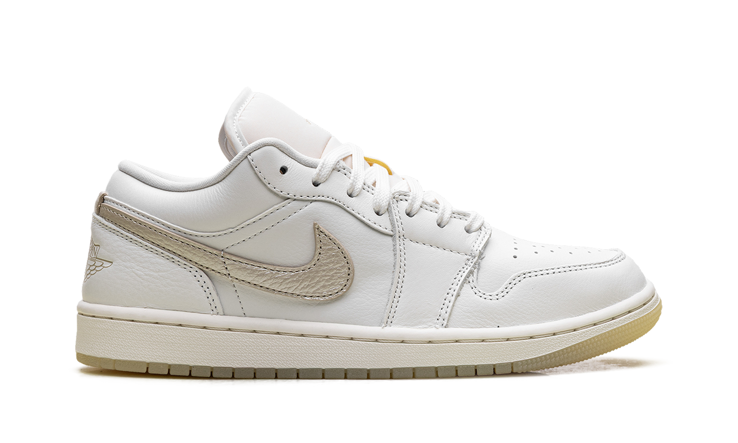 Jordan 1 Low SE WMNS Metallic Team Gold HV5157 100