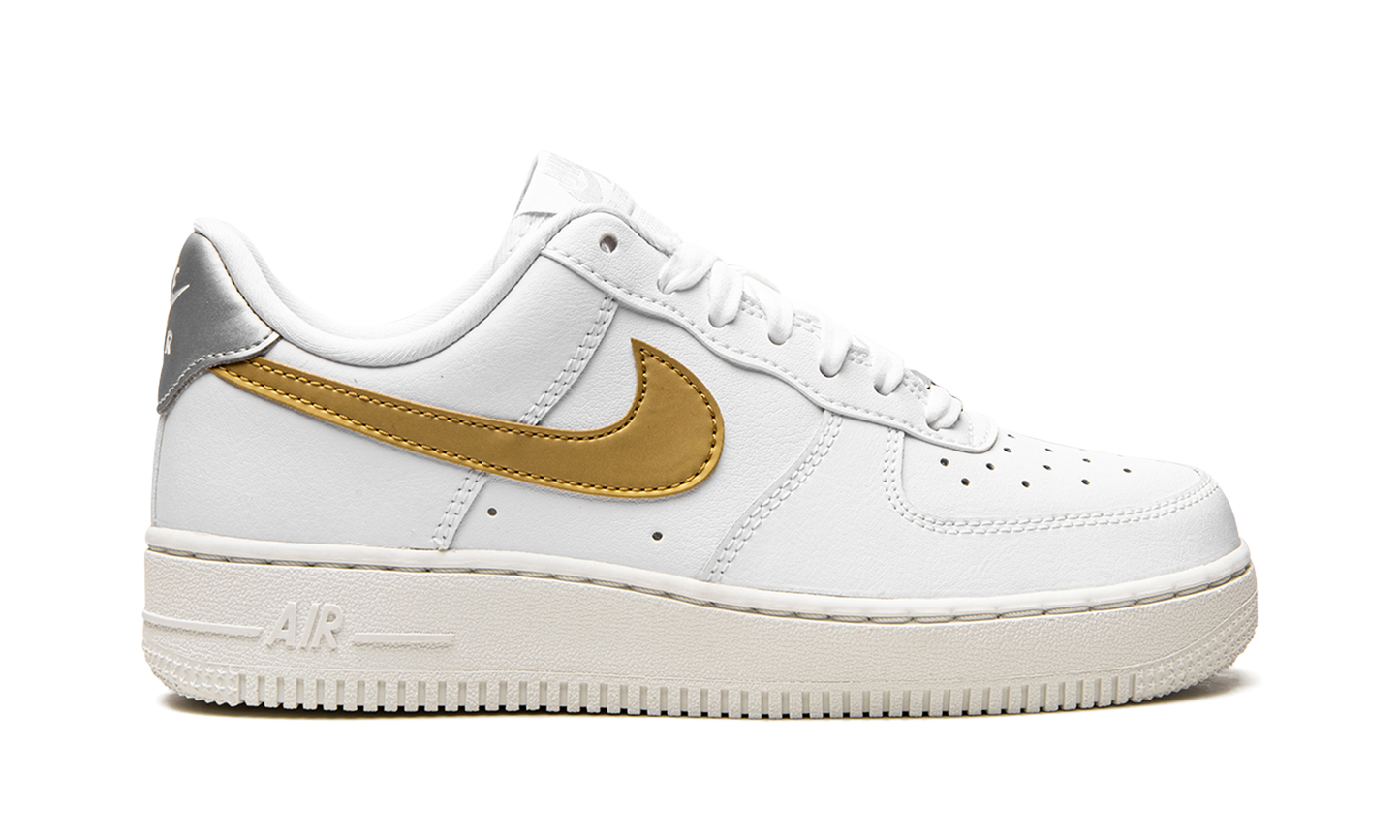 Nike AIR FORCE 1 MNS WMNS White / Gold / Silver DD8959 106