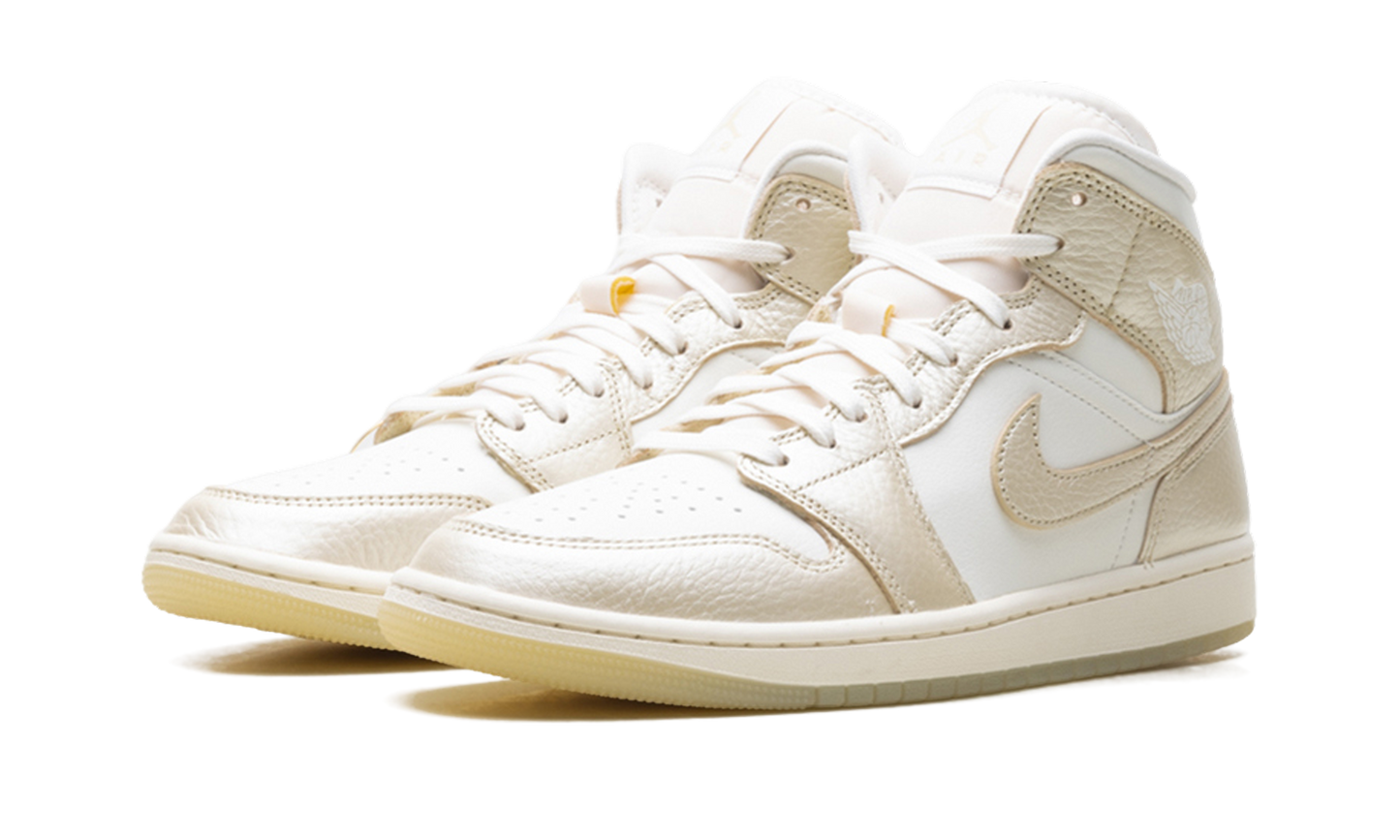 Air Jordan 1 Mid SE Wmns Metallic Team Gold HV5159 100