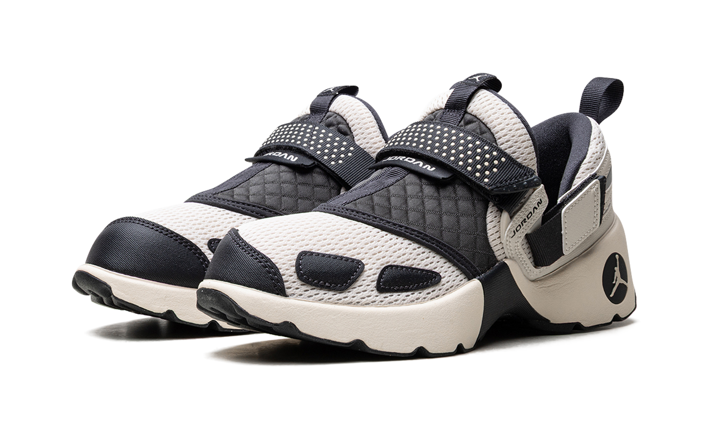 Jordan Trunner LX WMNS Light Orewood Brown HQ2164 102