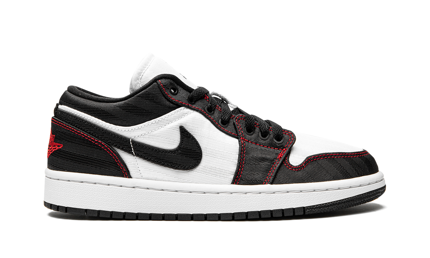 AIR JORDAN 1 LO SE UTL WMNS White / Black / Red DD9337 106