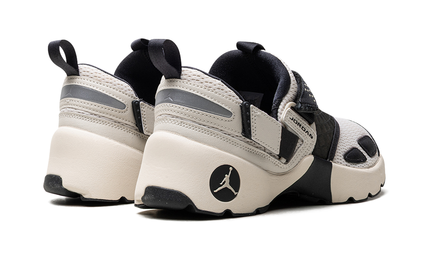 Jordan Trunner LX WMNS Light Orewood Brown HQ2164 102