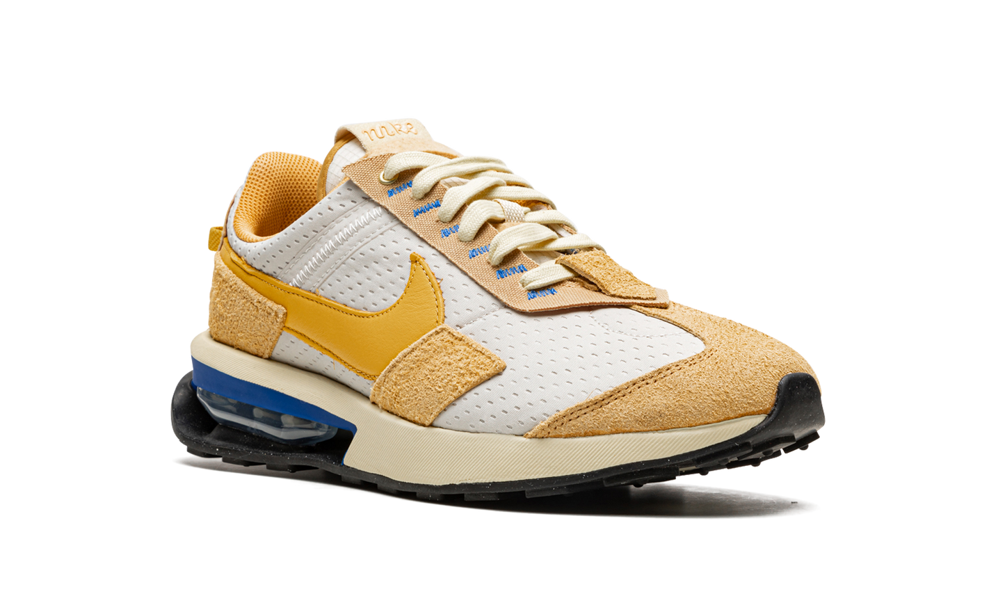 Nike Air Max Pre-Day "Warm-core" DO2381 737