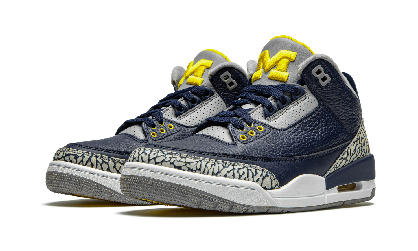 Air Jordan 3 Retro PE Michigan AJ3 820064