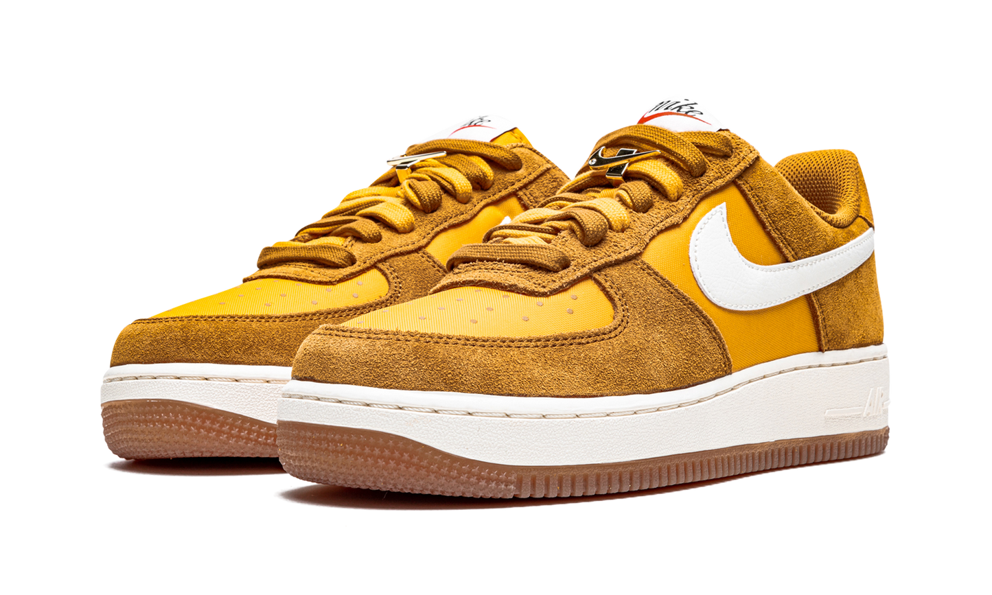 Nike AIR FORCE 1 '07 SE MNS WMNS First Use DA8302 700