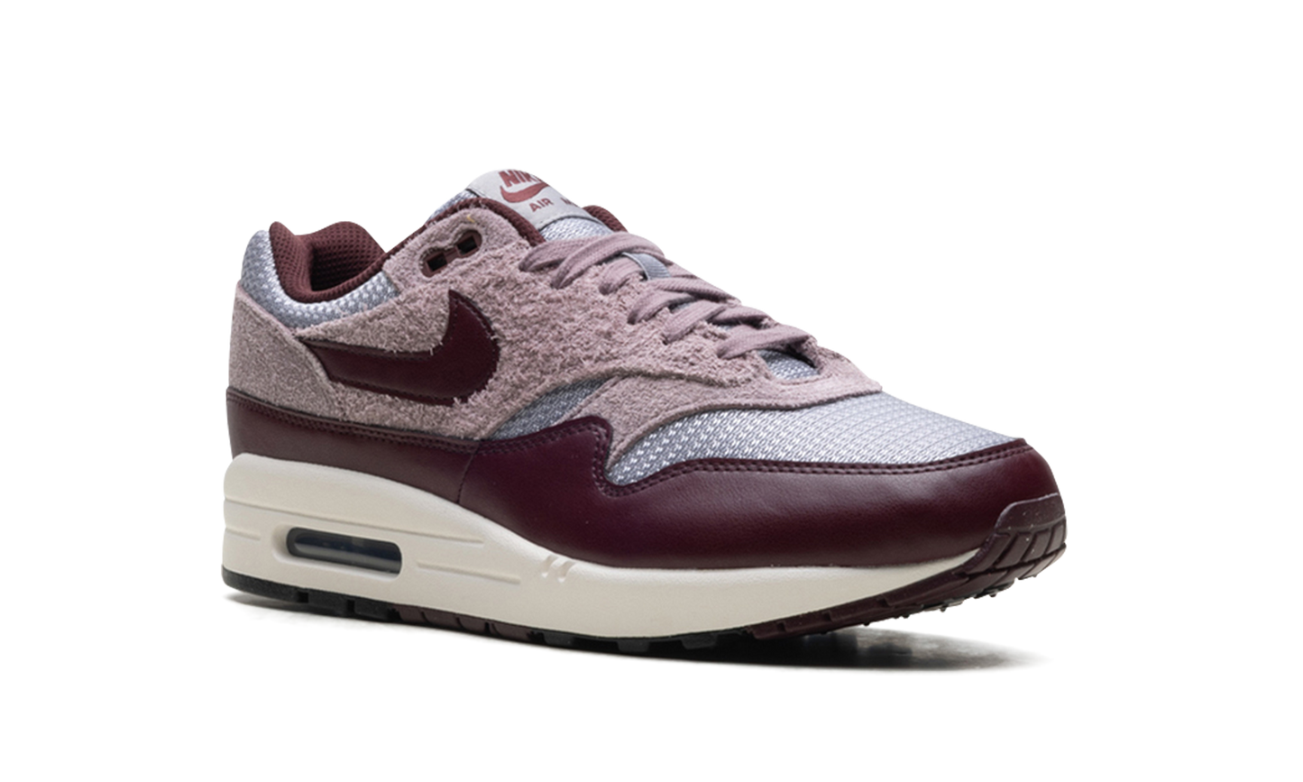Nike Air Max 1 ESS PRM "CEMENT GREY/BURGUNDY CRUSH" FQ7327 001