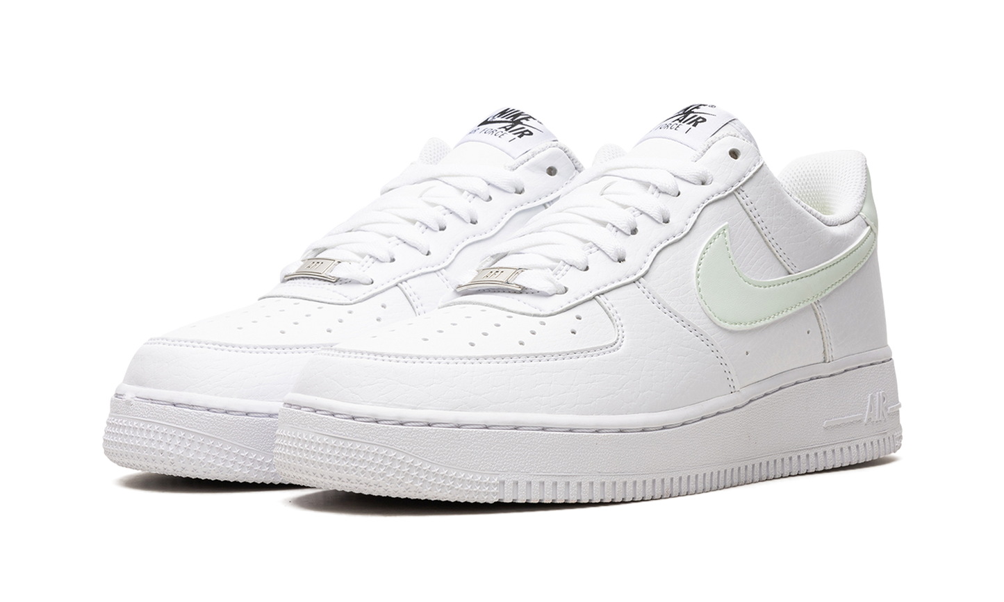 Nike AIR FORCE 1 '07 NEXT NATURE WMNS Barely Green DN1430 103