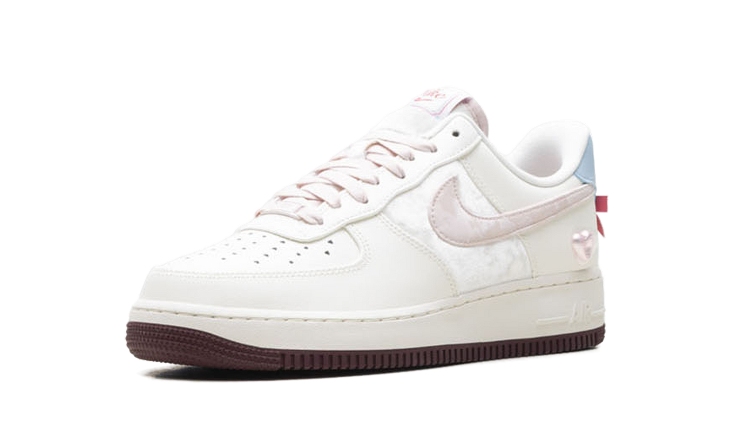 Nike Nike Air Force 1 WMNS Valentine's Day (2026) IQ4937 161