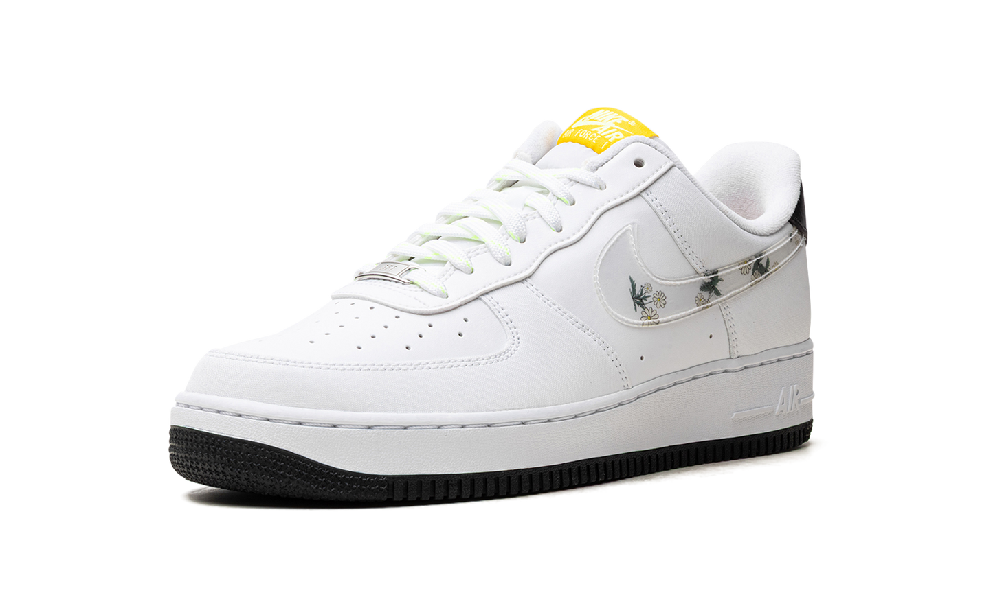 Nike Air Force 1 "Daisy" CW5571 100