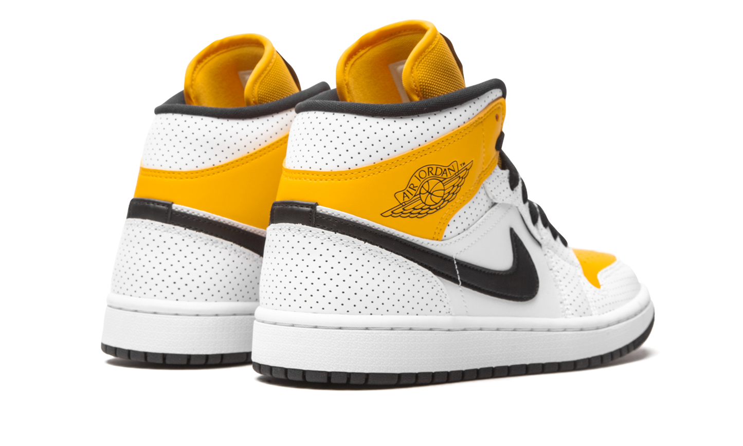 AIR JORDAN 1 MID WMNS Perforated BQ6472 107