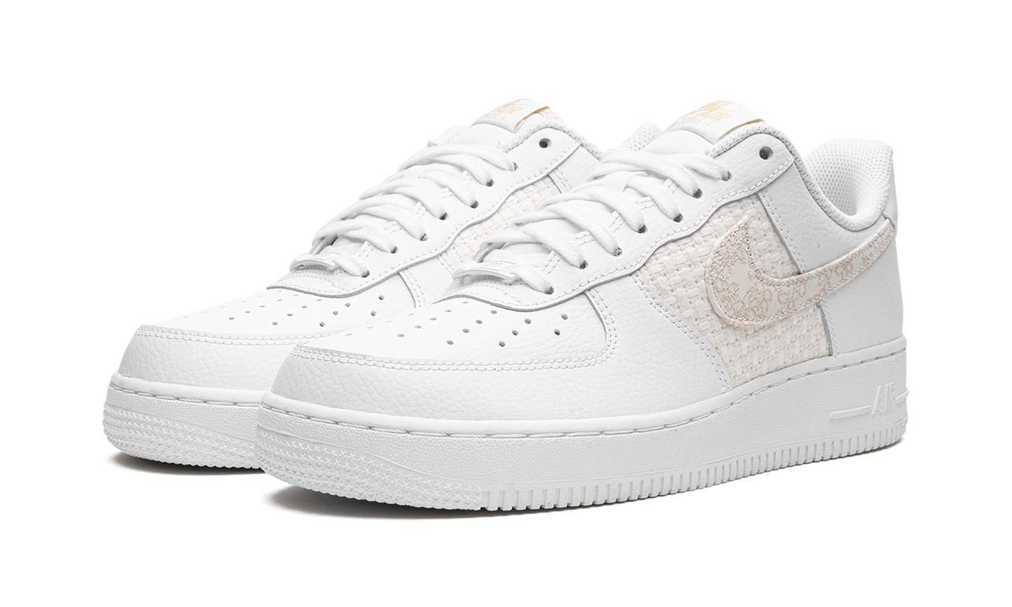 Nike AIR FORCE 1 '07 SE MNS WMNS Flower Swoosh DO9458 100