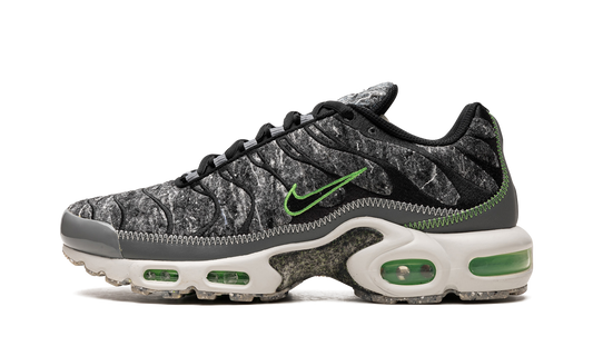 Nike Air Max Plus "Essential Crater Green" DA9326 001