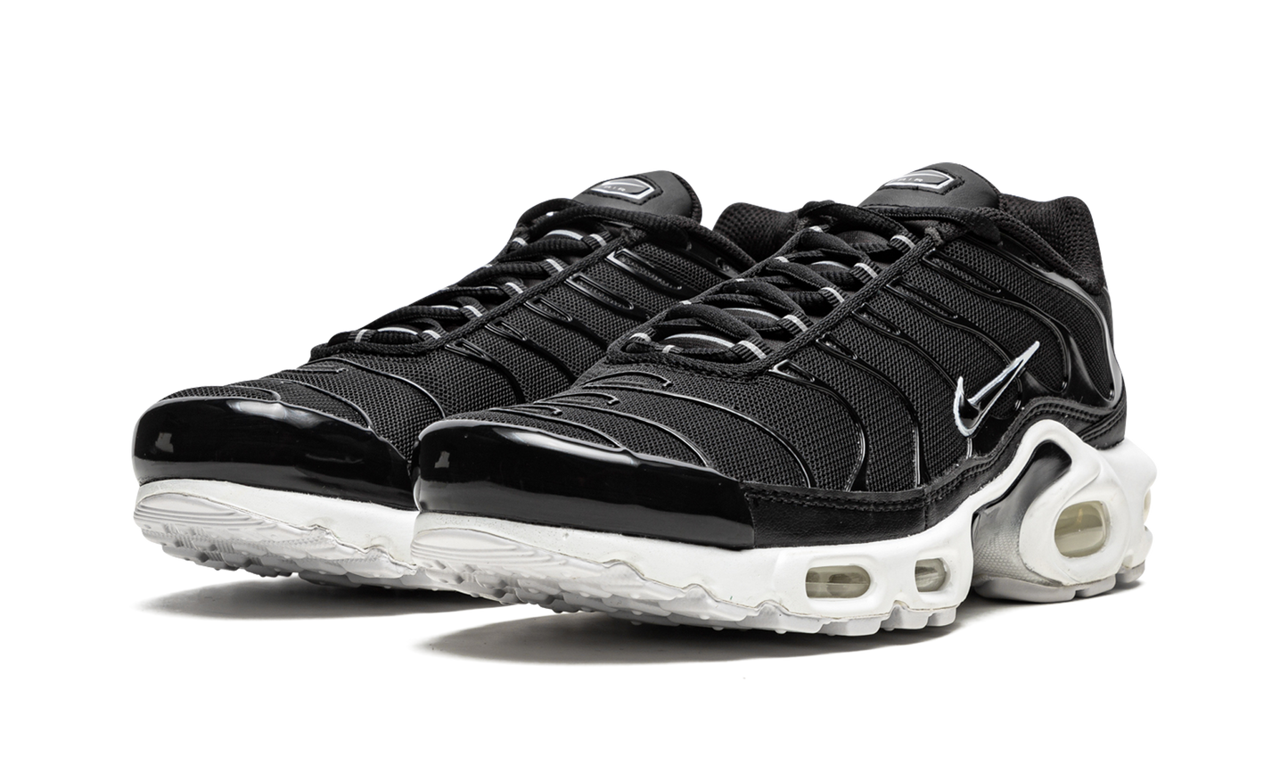 Nike AIR MAX PLUS MNS WMNS "Black / White" DM2362 001