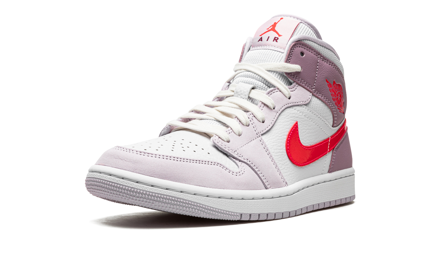 AIR JORDAN 1 MID WMNS Valentine’s Day 2022 DR0174 500