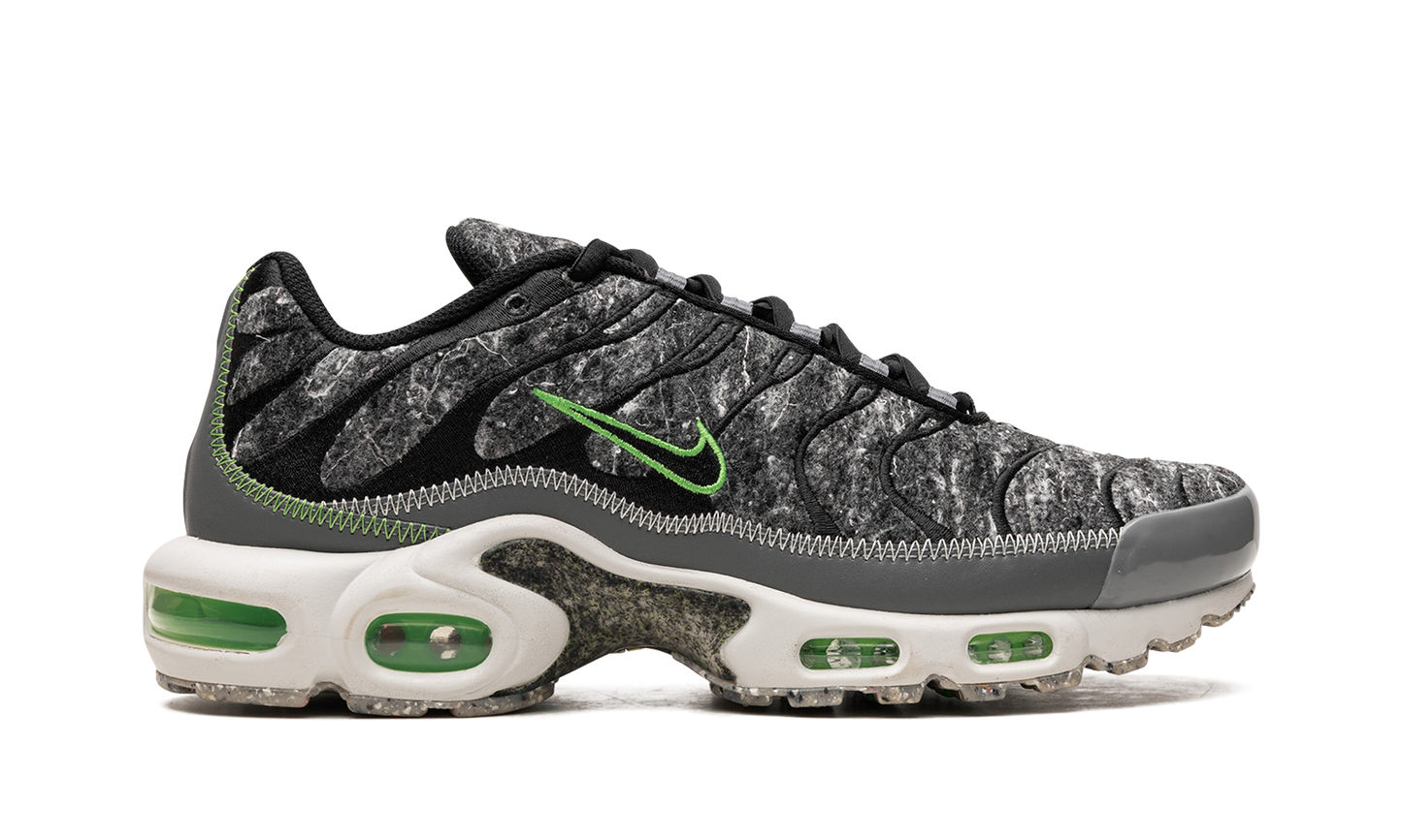 Nike Air Max Plus "Essential Crater Green" DA9326 001