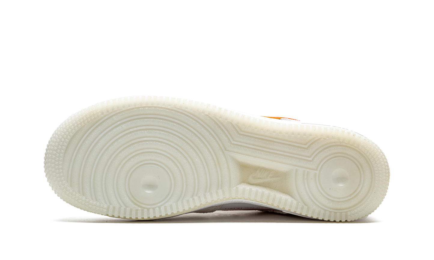 Nike AIR FORCE 1 '07 SE MNS WMNS First Use DA8302 101