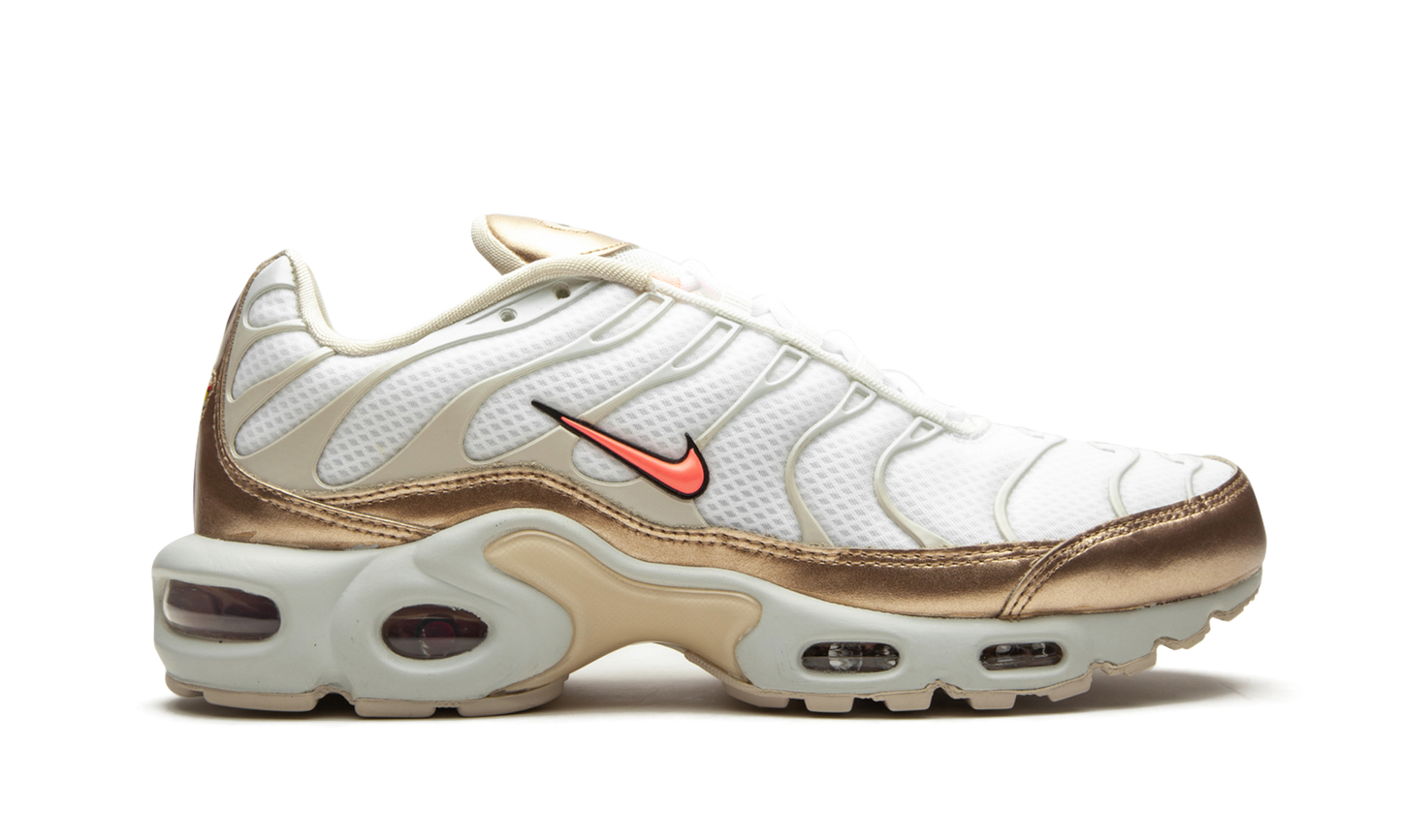 Nike AIR MAX PLUS WMNS "Metallic Rose Gold" CJ9980 100